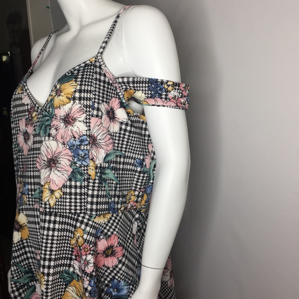 NWT Lilian size 3X cold shoulder floral mini dress - Picture 5 of 8
